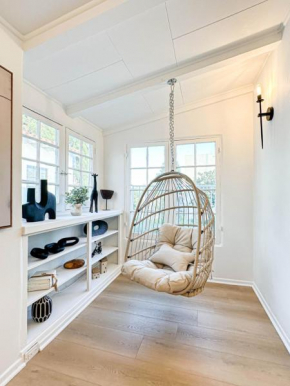 Modern 2-Bedroom Gem Close to Beverly Hills - DOH2
